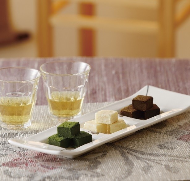  【写真を見る】「抹茶」と「焙茶」に続く、新フレーバー