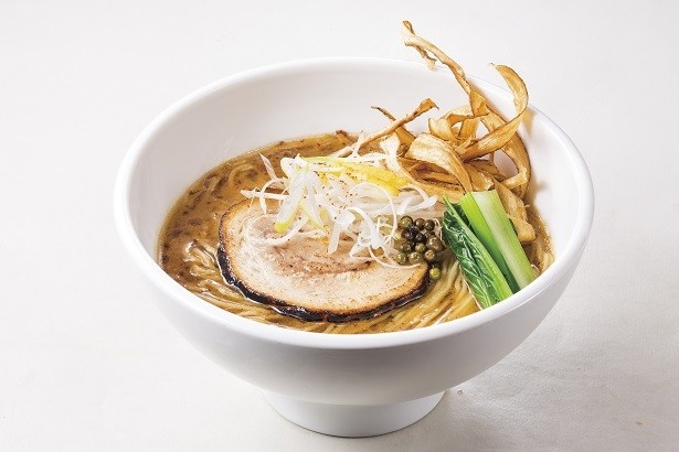 【写真を見る】香り豊かな味噌ラーメンに仕上がっている