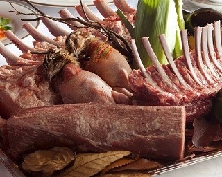 創業115周年の資生堂パーラーで好みの肉料理を選べる「シェフのお薦めコース」